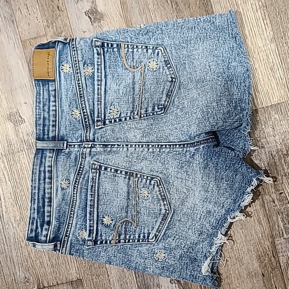 American Eagle Daisy Shorts | Hi-Rise Shortie Shorts​ - Picture 6 of 7